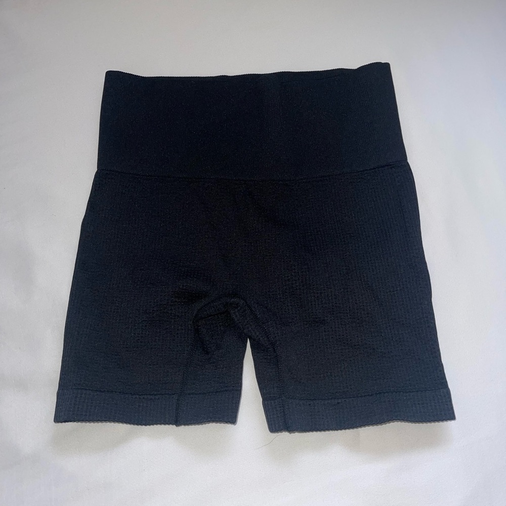Ribbed black biker shorts